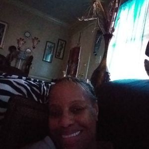 Meet your Posher, Adrianette